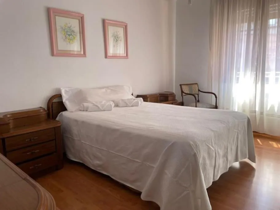 Piso Centro Zona Cuatro Caminos의 연락처